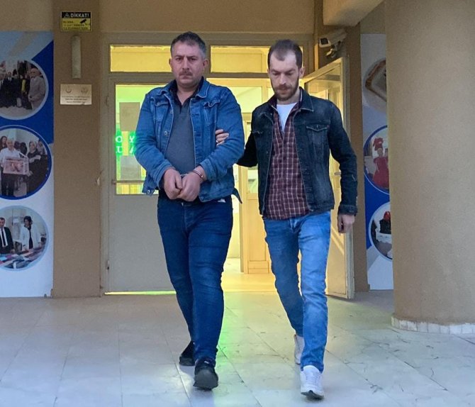 Ehliyet Sınavında Üzerinden Kredi Kartı Görünümlü ’Böcek’ Çıktı