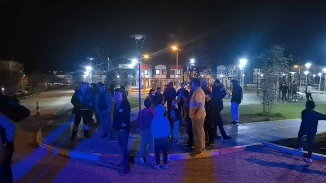 13 Yaşındaki Genç Parkta Bıçaklandı