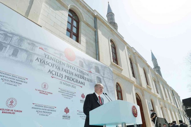 Cumhurbaşkanı Erdoğan: “Tek Parti Zihniyetinin Bir Utanç Lekesini Daha Ortadan Kaldırıyoruz”