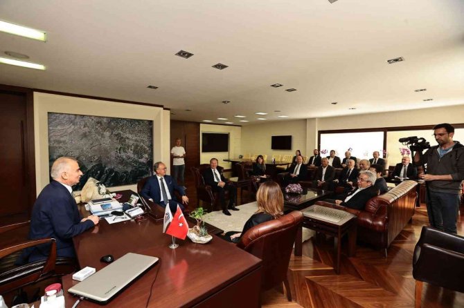 Başkan Zolan Turizmcilerle Bir Araya Geldi