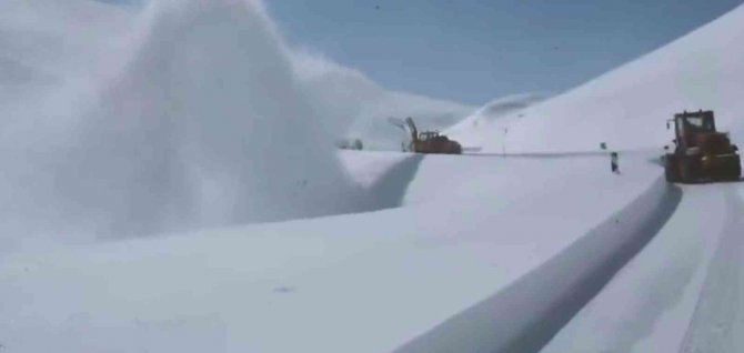 Erzurum-tekman Yolu 3 Bin Rakımda Karla Mücadele