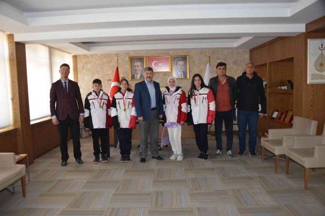Başkan Akçadurak, Başarılı Sporcuları Ödüllendirdi