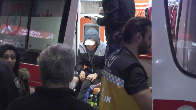 İ̇ki Arkadaşın Bıçakla Şakalaşması Kanlı Bitti