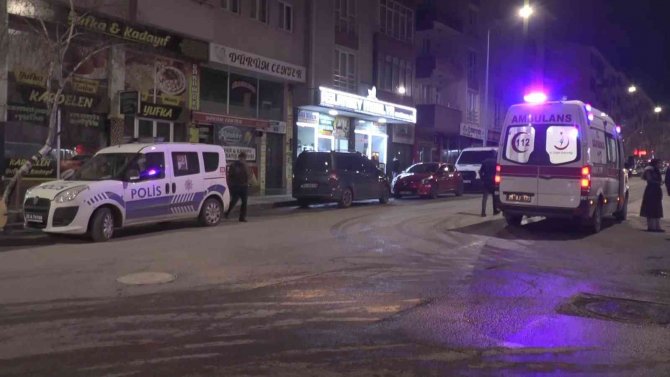 İ̇ki Arkadaşın Bıçakla Şakalaşması Kanlı Bitti