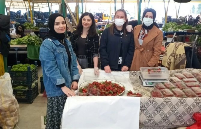 Gediz Sağlık Hizmetleri Myo Öğrencilerinden Pazarcılara Destek