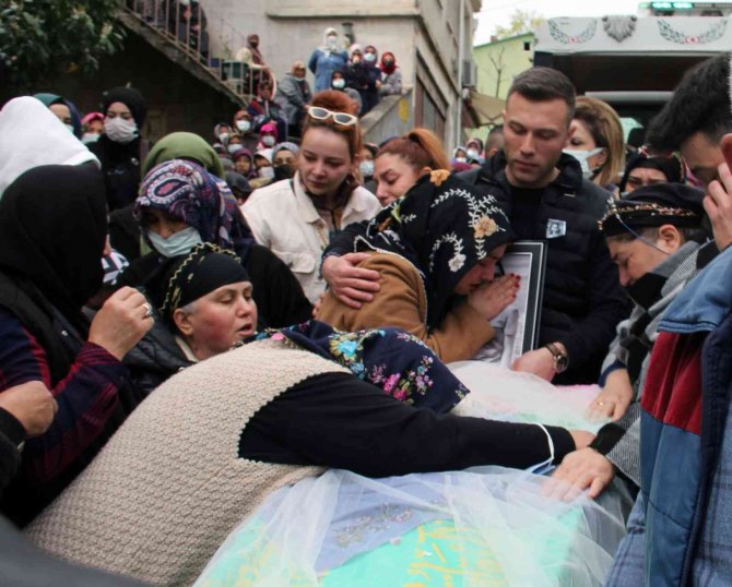 Erkek Arkadaşı Tarafından Öldürülen Genç Kadına Son Görev