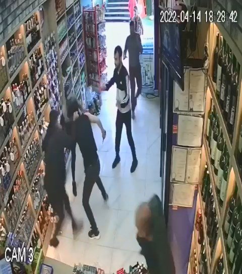 Korkuyla Sığındığı İş Yerinde Defalarca Bıçaklandı, O Anlar Kamerada