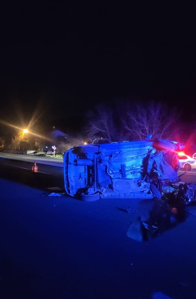 Yolun Ortasındaki Beton Bariyere Çarpan Aracın Sürücüsü Öldü