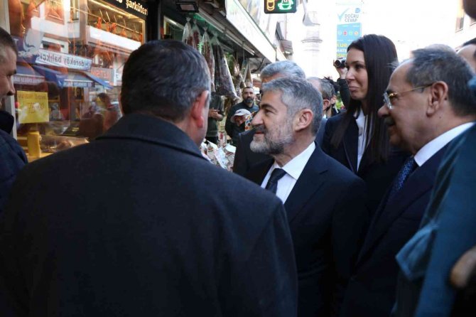 Bakan Nebati, Esnaflara Bol Kazanç Dileyip Sıkıntılarını Dinledi