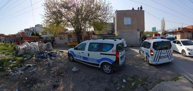 İ̇zmir’de Pompalı Tüfekle Vurulan Kişi Hayatını Kaybetti