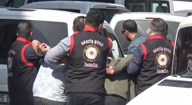 İ̇zmir’de Eski Karısını Boğarak Öldüren Zanlı Tutuklandı