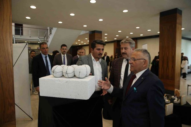 Başkan Büyükkılıç Mimar Sinan Sergisi’ni Açtı