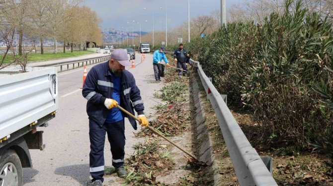 Ömer Türkçakal Bulvarında Bahar Temizliği