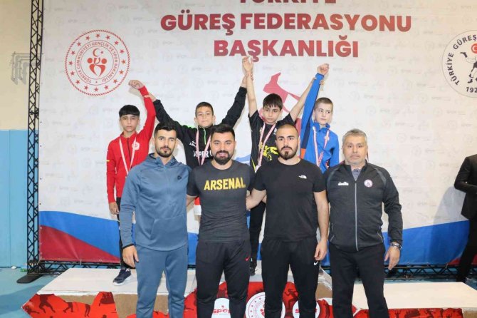 Korkuteli Cengiz Elbeye Güreşçileri Afyondan Madalyalar İ̇le Döndü