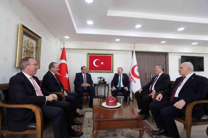 Kktc Başbakanı Sucuoğlu’ndan, Bbp Lideri Destici’ye Ziyaret