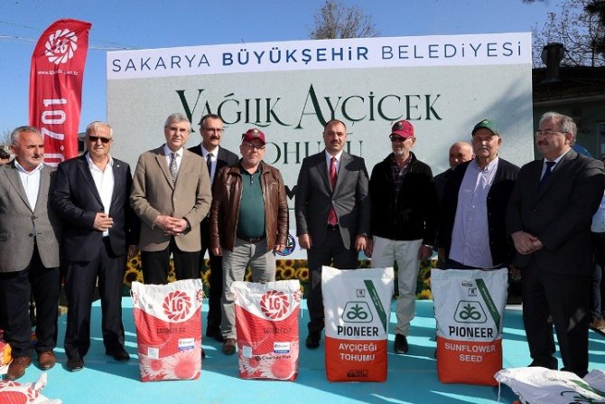 Marketlerde Stoku Yapılan Ürünün Tohumu Çiftçilere Dağıtıldı