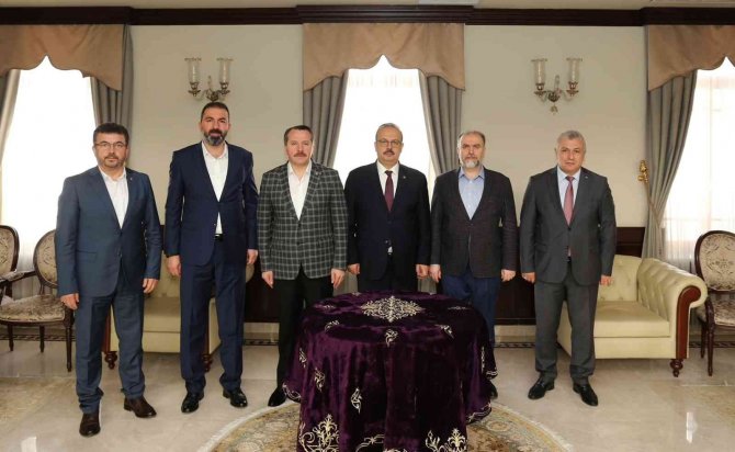 Memur-sen Ve Eğitim-bir-sen Genel Başkanı Ali Yalçın: "Enflasyon Oranı Verilecek Zammı Aştığında Eşel Mobil Devreye Girmelidir"