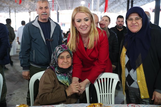 Merkezefendi’de Binlerce Kişi Aynı Sofrada Oruç Açtı