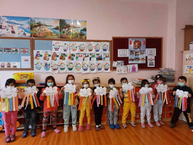 Mersin’de Anaokulu Öğrencileri İçin ’Renkli Etkinliklerim’ Projesi Hayata Geçirildi