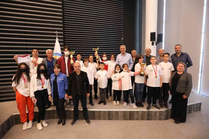 Başkan Tarhan, Mezitli’nin Başarılı Sporcularıyla Buluştu