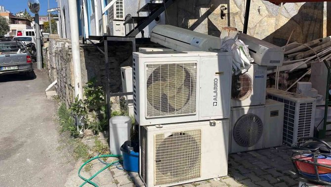 Klima Hırsızları Güvenlik Kamerasına Yakalandı