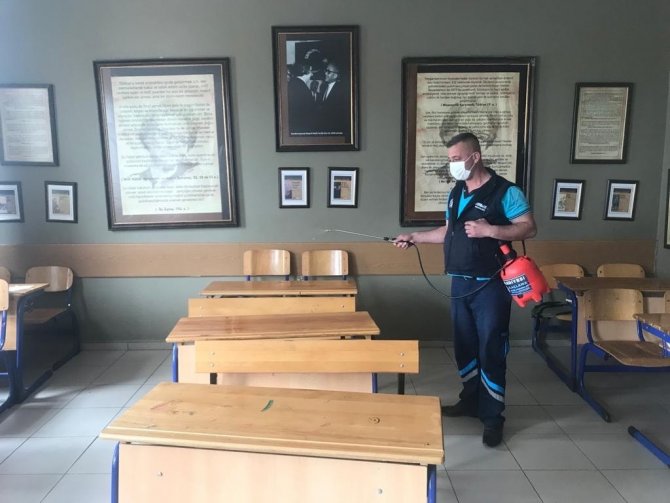 Pursaklar Belediyesi Virüsle Mücadelede Tedbiri Elden Bırakmıyor