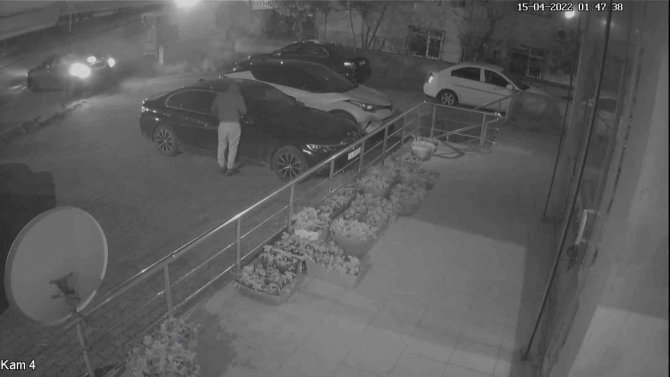 Ümraniye’de Lüks Otomobillerin Yan Aynalarını Çaldılar