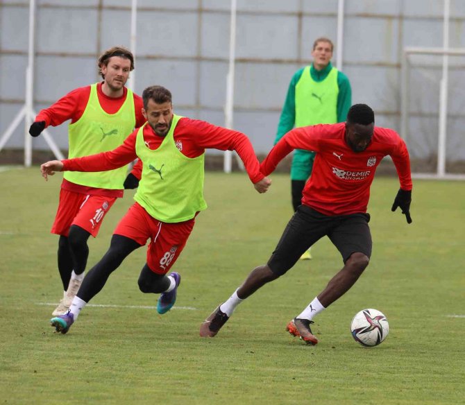 Sivasspor, Hatayspor Maçının Taktiğini Çalıştı