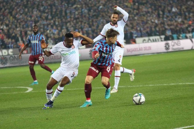 Spor Toto Süper Lig: Trabzonspor: 0 - Fatih Karagümrük: 1 (İ̇lk Yarı)