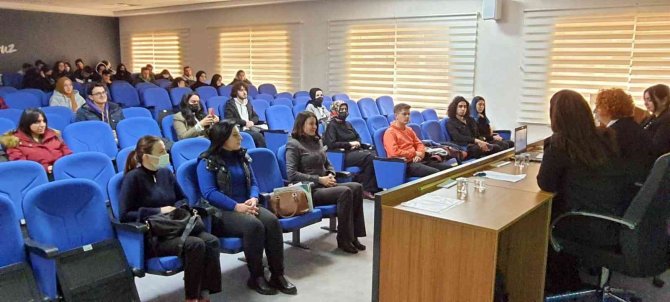 Başarılı Kadın Girişimciler Öğrencilerle Buluştu