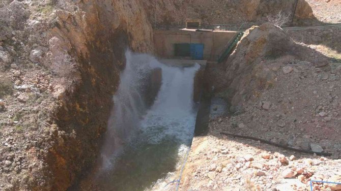 Altınapa Barajı Tamamen Doldu, Savaklama Yapıldı