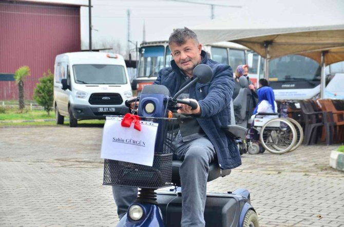 80 Engelliye Akülü Sandalye Desteği