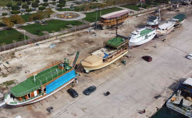 Turizm Merkezi Akdeniz’de Tekneler Sezona Umutla Hazırlanıyor