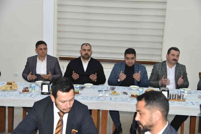 Ülkü Ocakları Dursunbey’de İftar Programında Buluştu