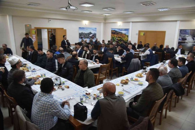 Ülkü Ocakları Dursunbey’de İftar Programında Buluştu