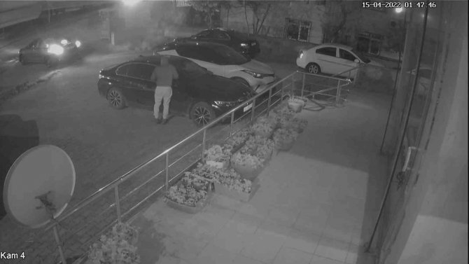 Ümraniye’de Lüks Otomobillerin Yan Aynalarını Çaldılar