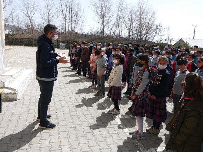 Van’daki Okullarda ‘İnci Kefali’ Eğitimi