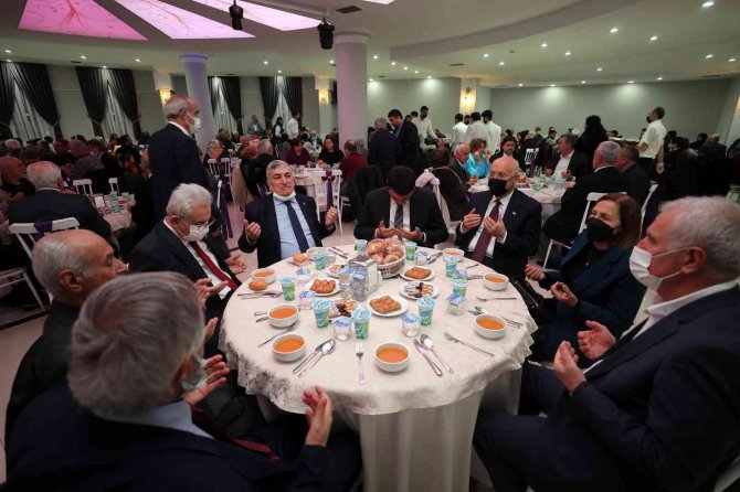 Yenimahalle Belediye Başkanı Yaşar, Dp Genel Başkanı Uysal İle İftarda Buluştu