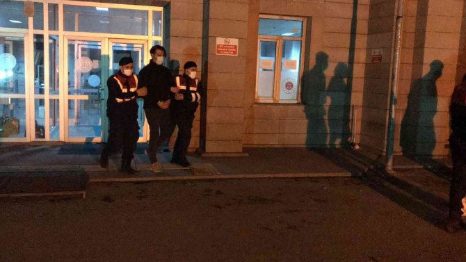 Uyuşturucu Operasyonunda 2’si Kadın 3 Kişi Tutuklandı