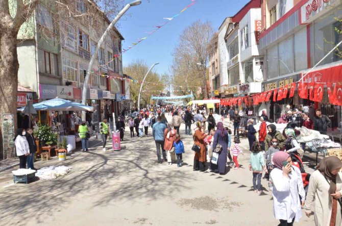 Elbistan’da ‘Alışveriş Bayramı’ Coşkusu