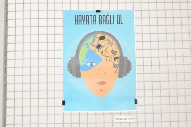 “Hayata Bağlı Ol” Konulu Afiş Tasarımı Yarışmasında Dereceye Giren Öğrenciler Ödüllendirildi