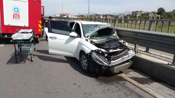 Yolun Acemisi Olan Sürücü Karar Veremeyince Kazaya Sebep Oldu: 2 Yaralı