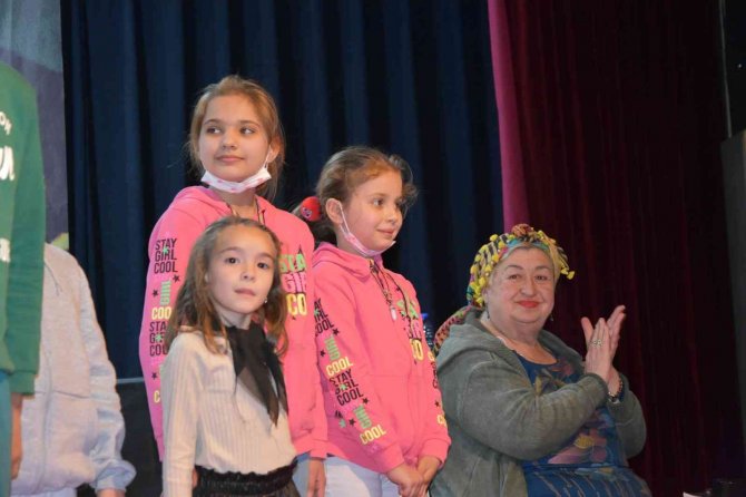 Nazilli’de 2 Bin 500 Çocuk Tiyatro İle Buluştu