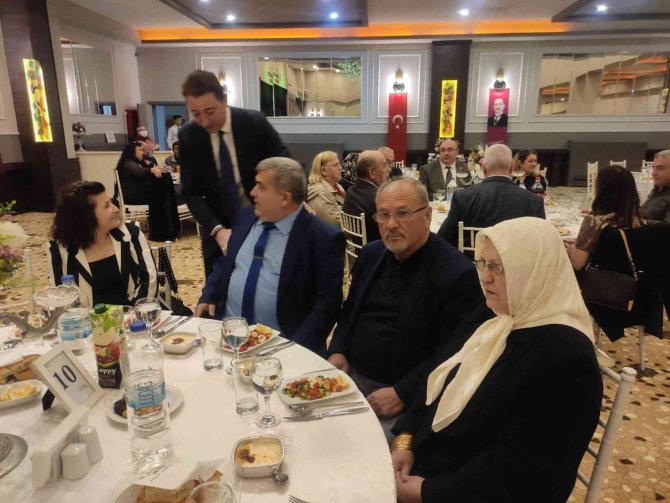 Bandırma Belediyesi’nden Muhtarlara İftar Yemeği