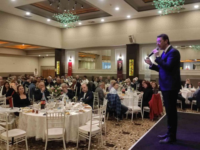 Bandırma Belediyesi’nden Muhtarlara İftar Yemeği