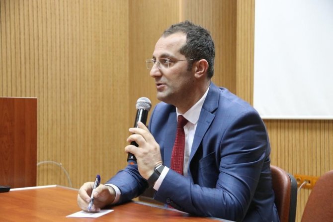 Başkan Ekim Üniversiteli Gençlerle Buluştu