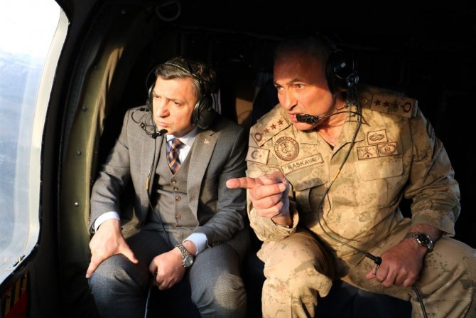 Vali Şahin, Eren Kış-34 Operasyon Bölgesinde Havadan İncelemede Bulundu