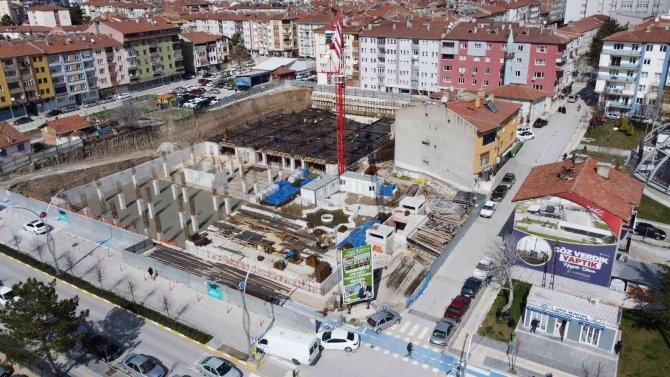 Başkan Bedesten Ve Yeraltı Otopark İnşaatını İnceledi