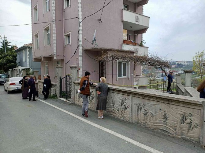 Çamaşırları Toplamak İçin Gitti, Komşusunun Cansız Bedenini Buldu