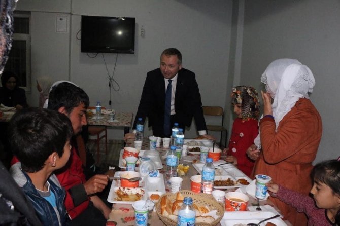 Kaymakam Yelek Vatandaşlarla İftarda Bir Araya Geldi